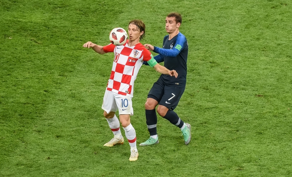 Luka Modrić i Antoine Griezmann u finalu Svjetskog prvenstva 2018. (povijest nogometa u Hrvatskoj)