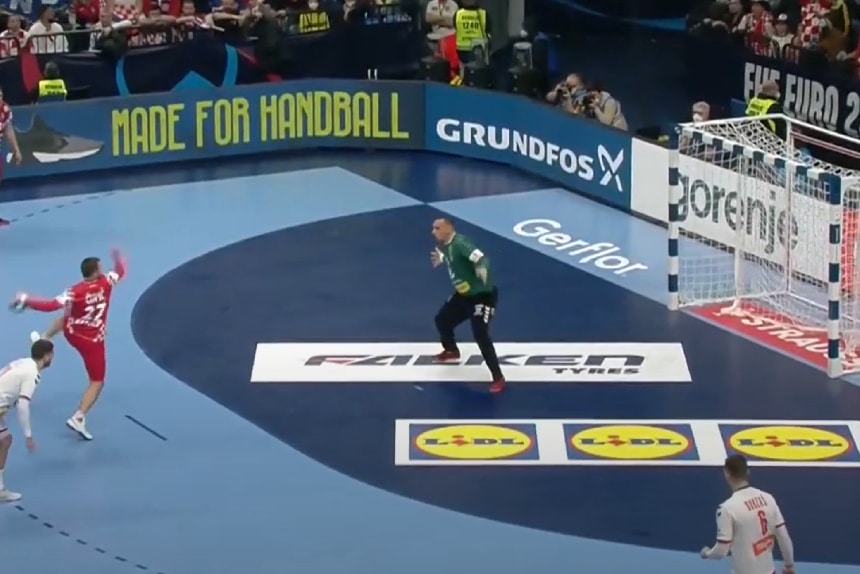 Ivan Čupić izvodi sedmerac u rukometu