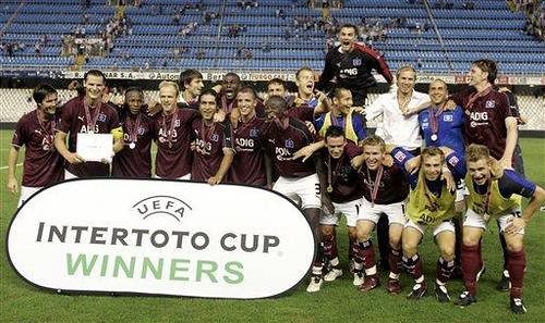 HSV s titulom Intertoto kupa (&Scaron;to je bio Intertoto kup)