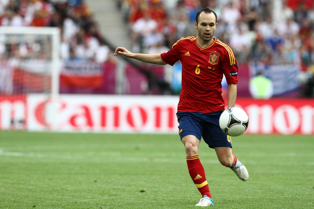 Andres Iniesta u dresu &Scaron;panjolske tijekom EP-a 2012. (najbolji &scaron;panjolski nogometa&scaron;i)