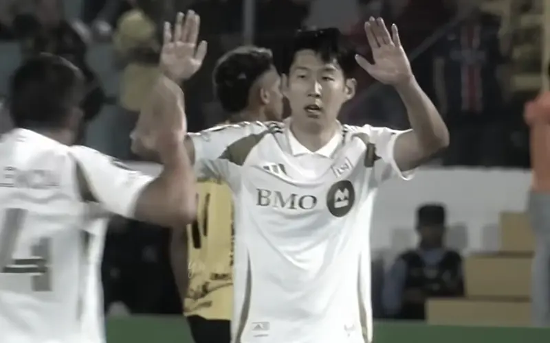 Son Heung Min u dresu kluba