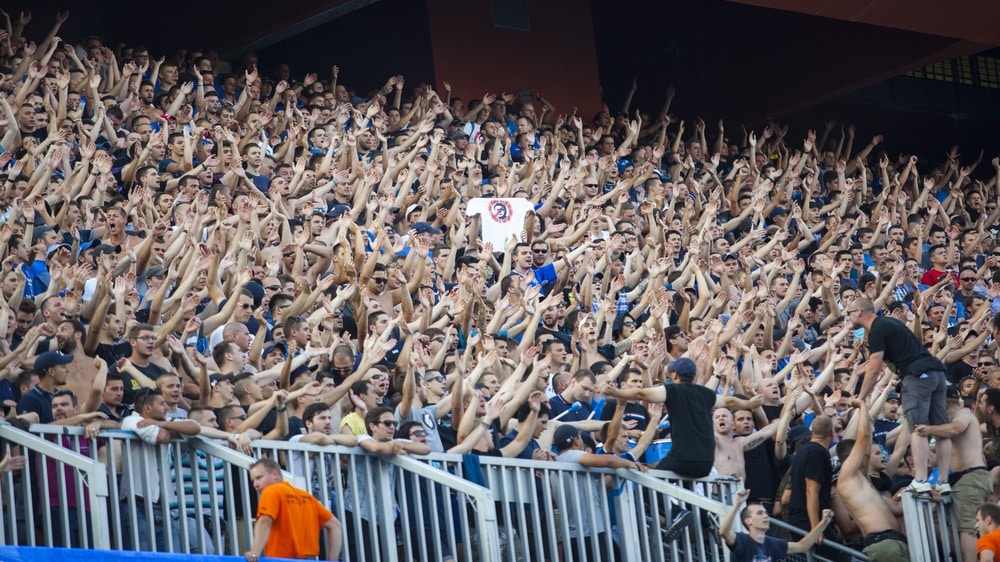 Navijačka skupina zagrebačkog Dinama, Bad Blue Boys (kako je nastao HNL)