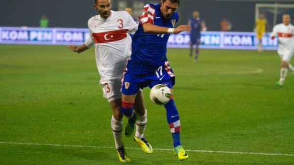 Mario Mandžukić protiv Turske