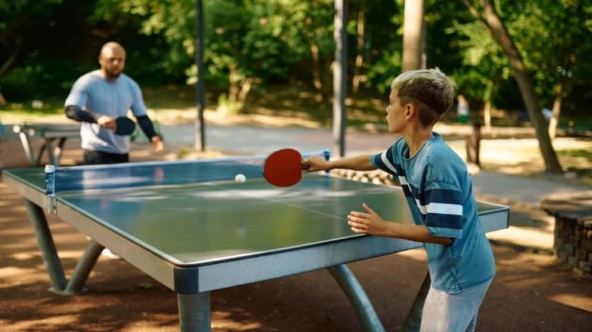 Sin i otac primjenjuju pravila stolnog tenisa