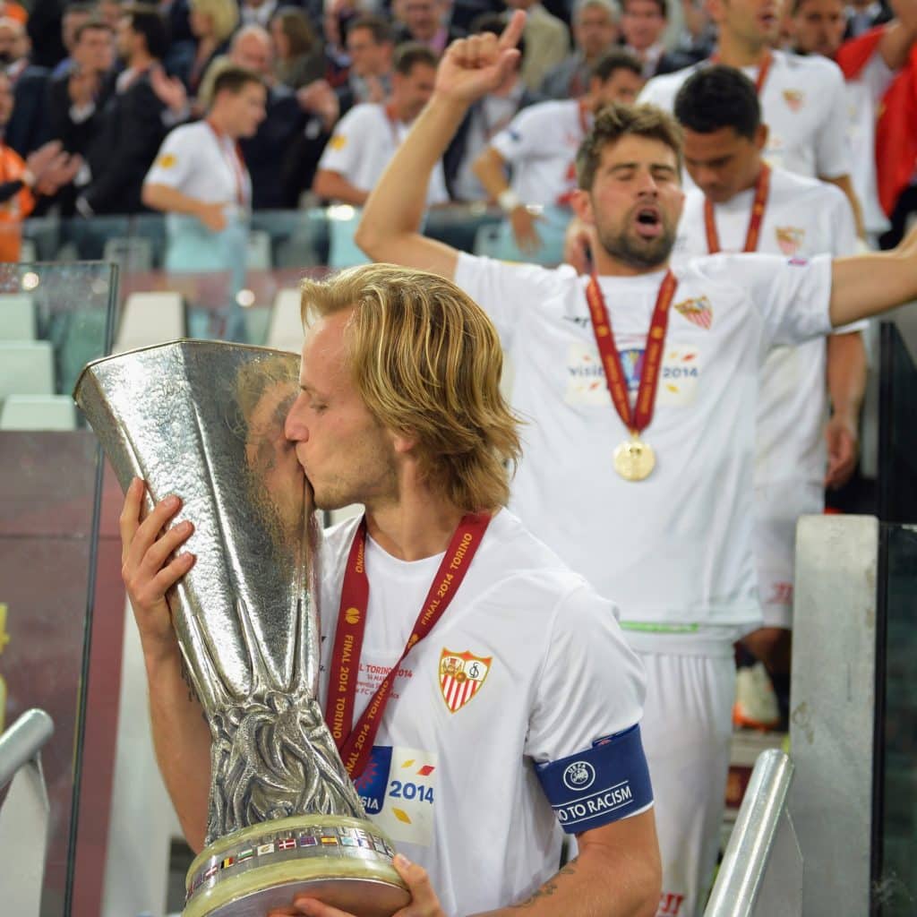 Ivan Rakitić i trofej Europske lige