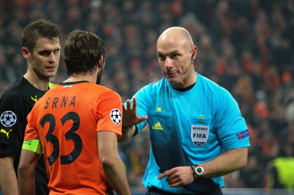 Howard Webb i Darijo Srna (najbolji nogometni suci)