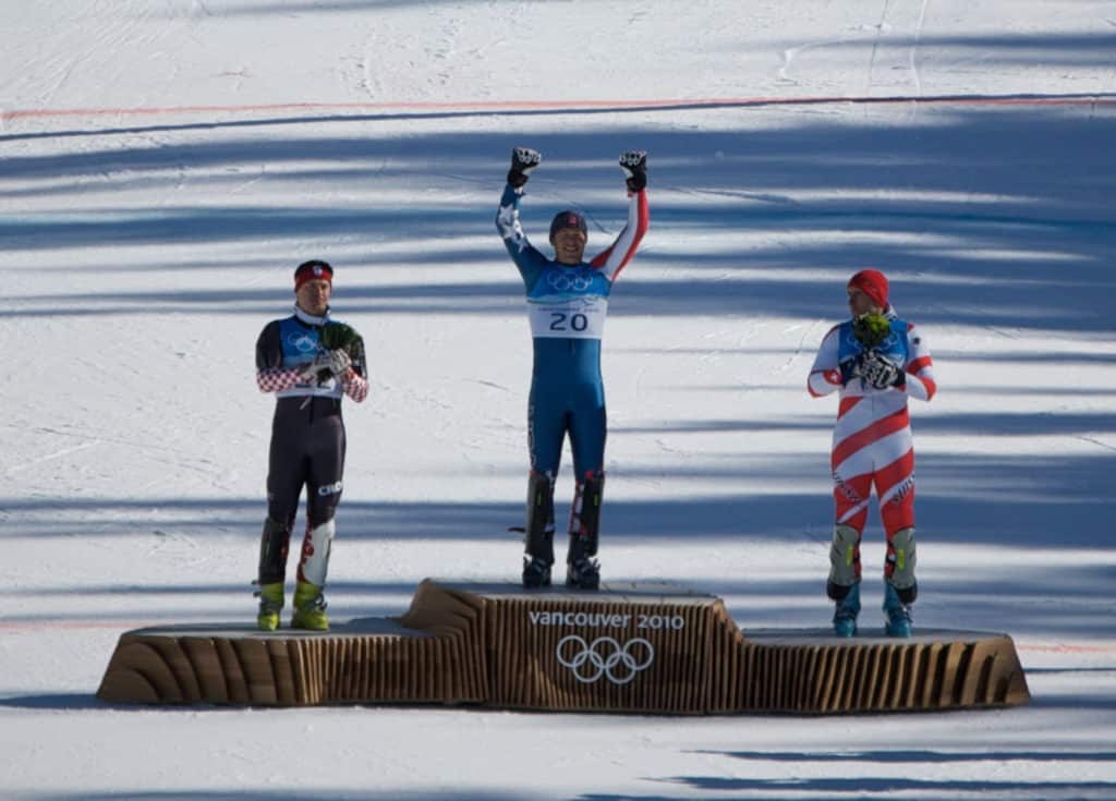 Ivica Kostelić ostvario je svoj prvi veliki olimpijski uspjeh na ZOI 2010. u Vancouveru gdje je osvojio srebrnu medalju u kombinaciji