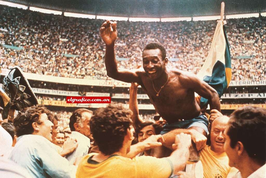 Pele slavi svjetski naslov s Brazilom (najbolji brazilski nogometaši)